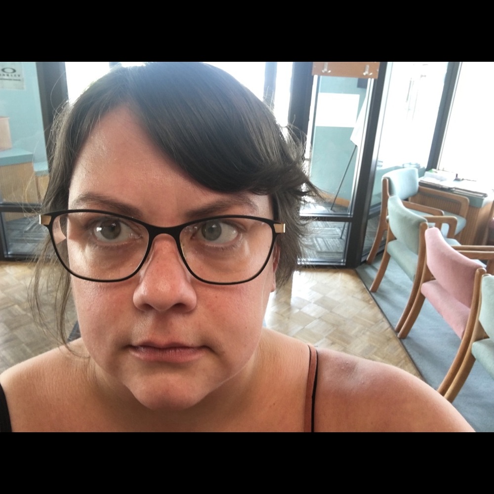 Meet your Posher, Lauren